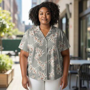 Linden Hill Women's Green Floral Buttoned Down Top